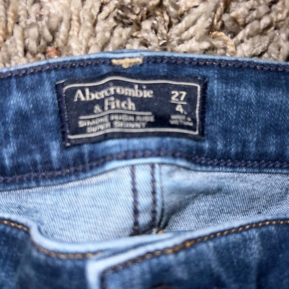 Abercrombie 27 - Picture 2 of 3